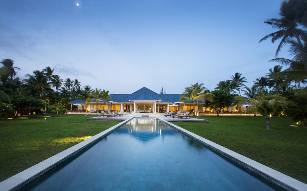 villa-french-polynesia-asia-pacific-luxury-beach-bora-bora-one-swim (2)