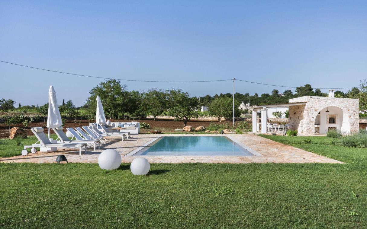 villa-apulia-italy-pool-luxury-villa-ceglie-swim (5)