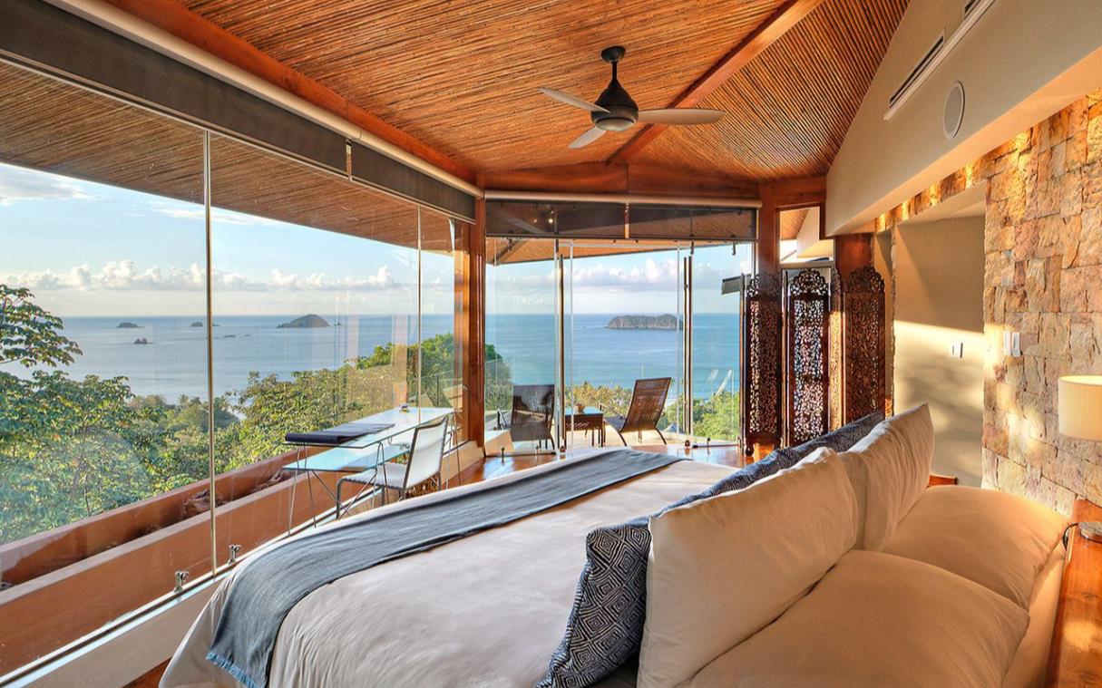 villa-manuel-antonio-costa-rica-ocean-luxury-beach-marina-bed-1.jpg