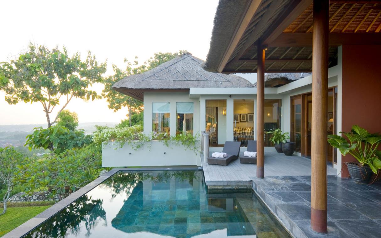 villa-bali-indonesia-luxury-pool-longhouse-poo (3).jpg