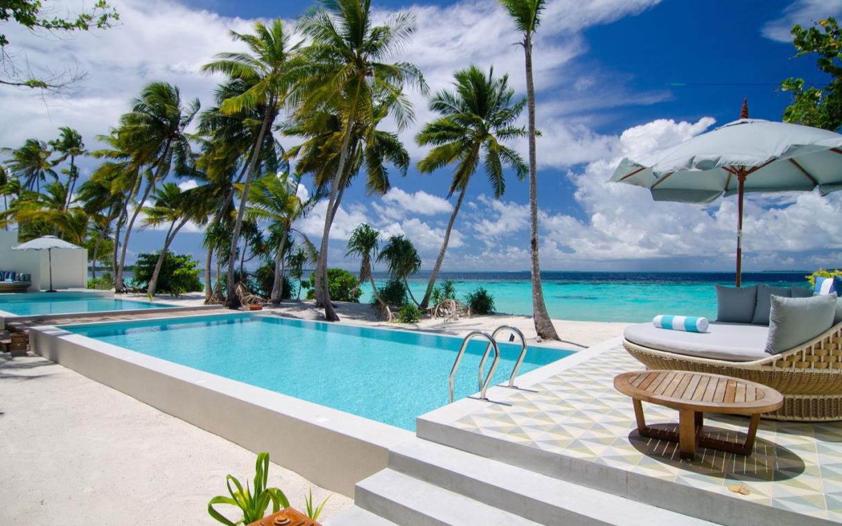 villa-maldives-island-pool-great-beach-villa-residence-swim.jpg