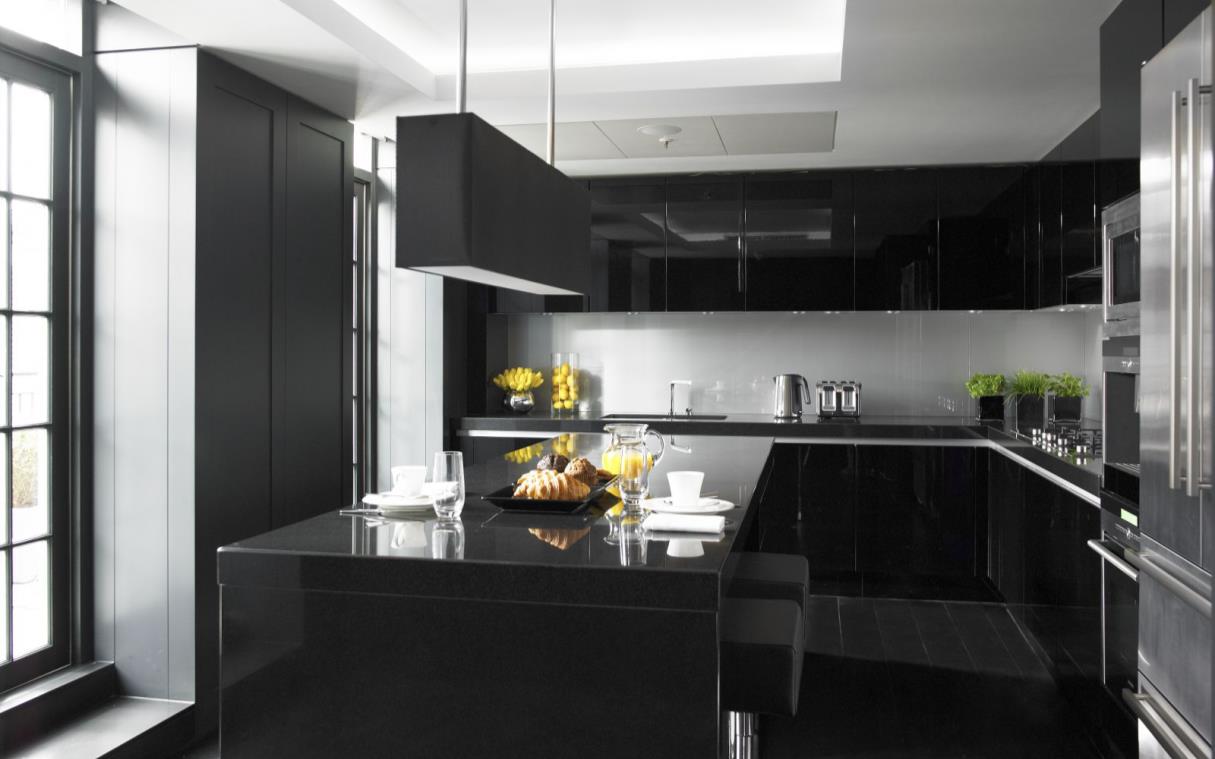apartment-london-mayfair-luxury-grosvenor-penthouse-suite-kit.jpg
