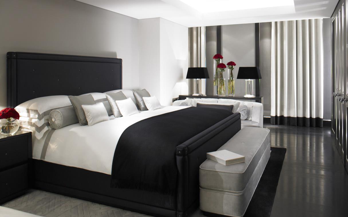 apartment-london-mayfair-luxury-grosvenor-penthouse-suite-bed (2).jpg
