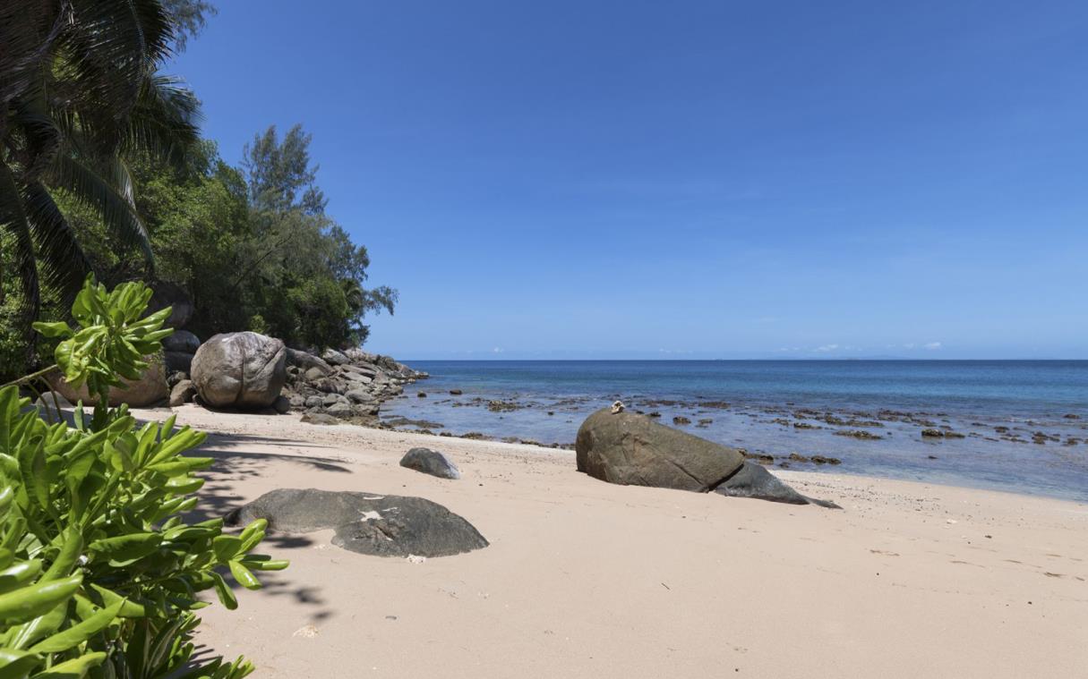 villa-seychelles-indian-ocean-luxury-pool-sea-monkey-beach (2).jpg