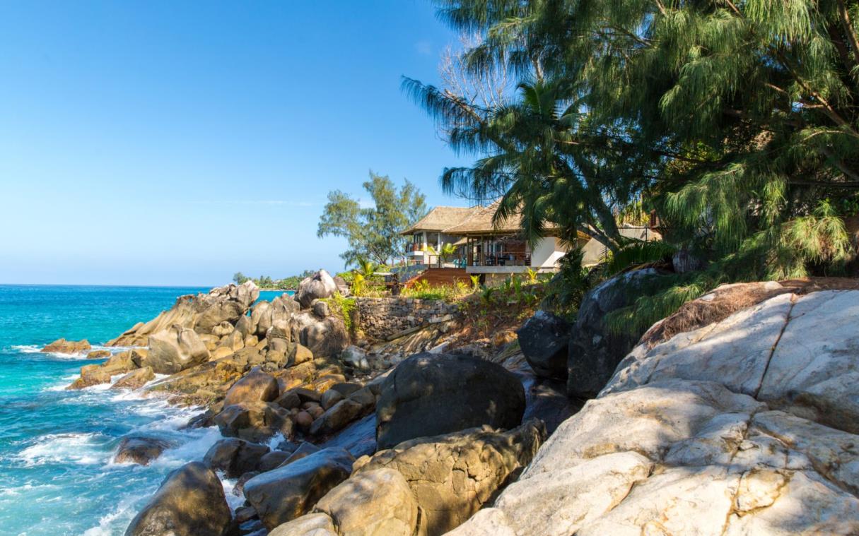 villa-seychelles-indian-ocean-luxury-pool-sea-monkey-vie (1).jpg