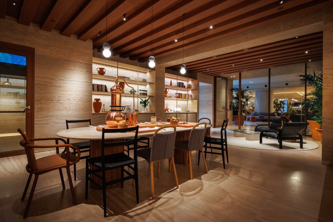 Two-Bedroom Signature Suite Lata