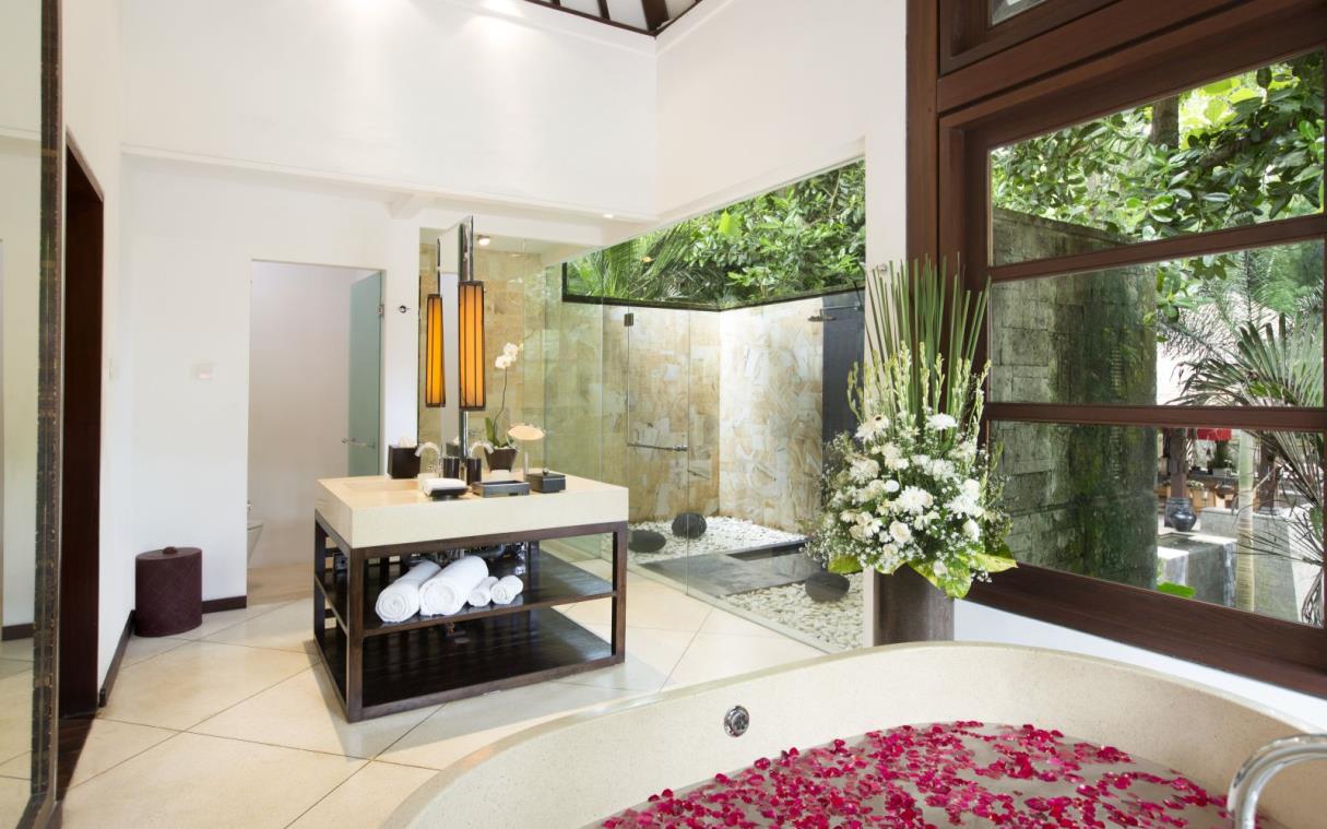 Villa Canggu Seminyak Bali Luxury Yoga The Sanctuary Bath2 2
