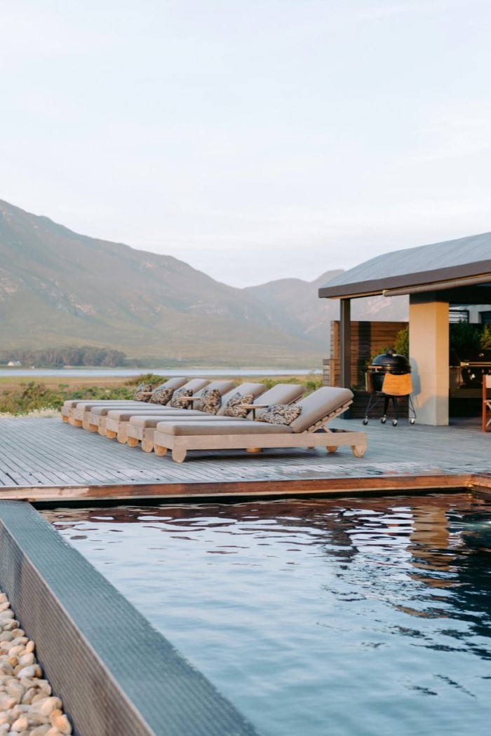 Perivoli Lagoon House