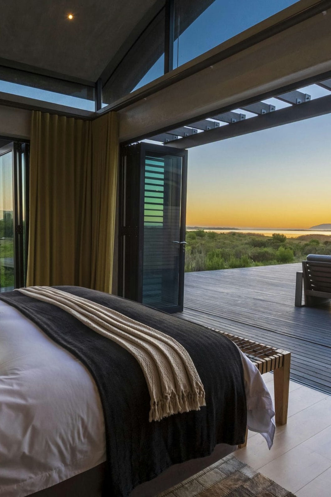 Perivoli Lagoon House