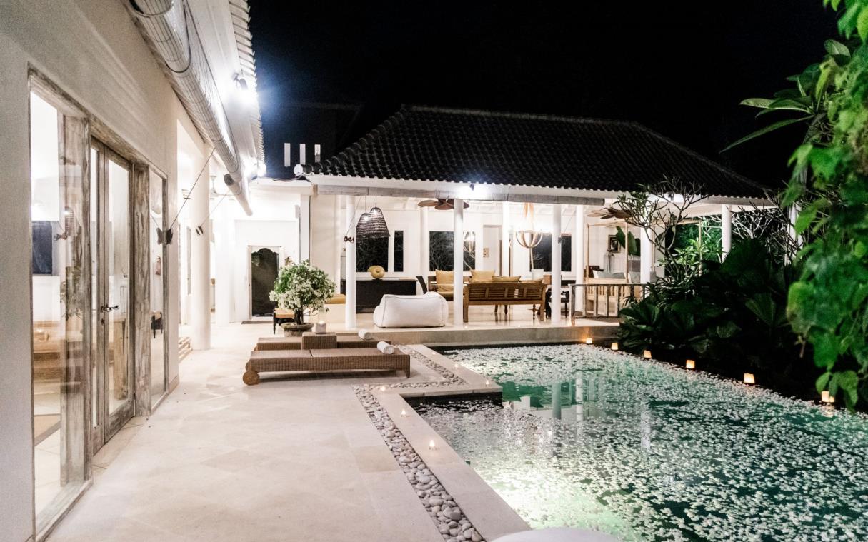 villa-canggu-bali-indonesia-luxury-pool-sungai-jungle-house-ii-COV 2