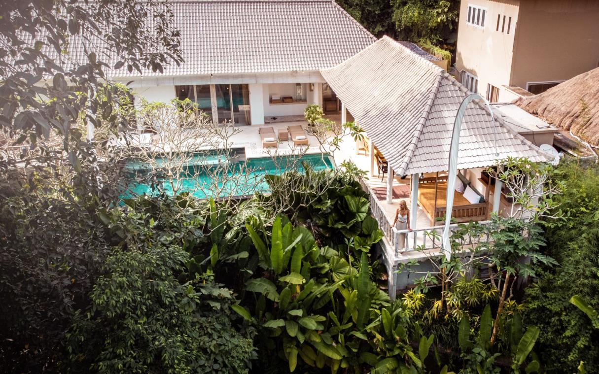 villa-canggu-bali-indonesia-luxury-pool-sungai-jungle-house-ii-swim 2 (3)