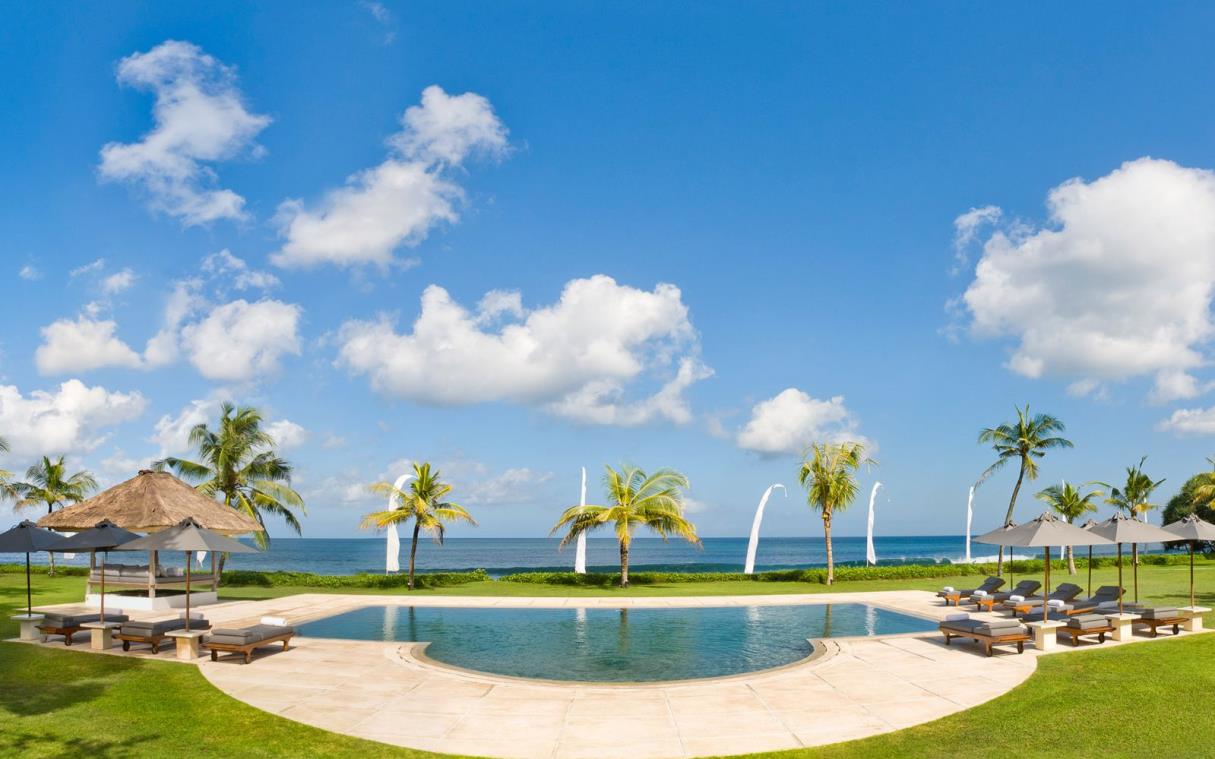 villa-bali-indonesia-luxury-beachfront-atas-ombak-pool (2).jpg