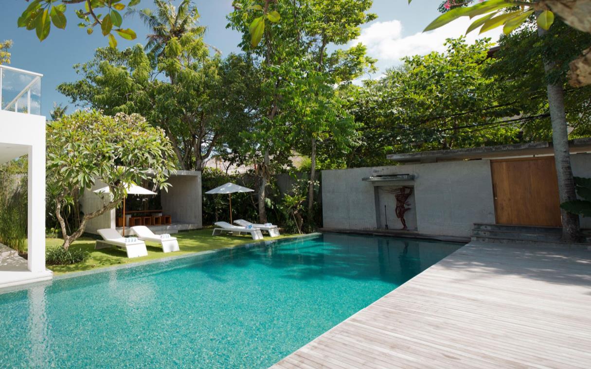 villa-bali-indonesia-luxury-beach-canggu-south-pool (2).jpg