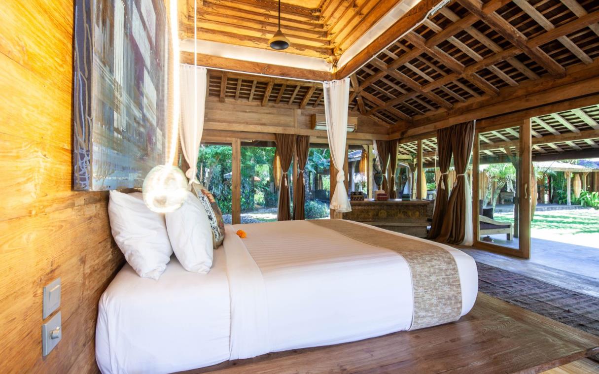 Villa Umalas Seminyak Bali Indonesia Luxury Wellness Spa Pool Ka Bed 7