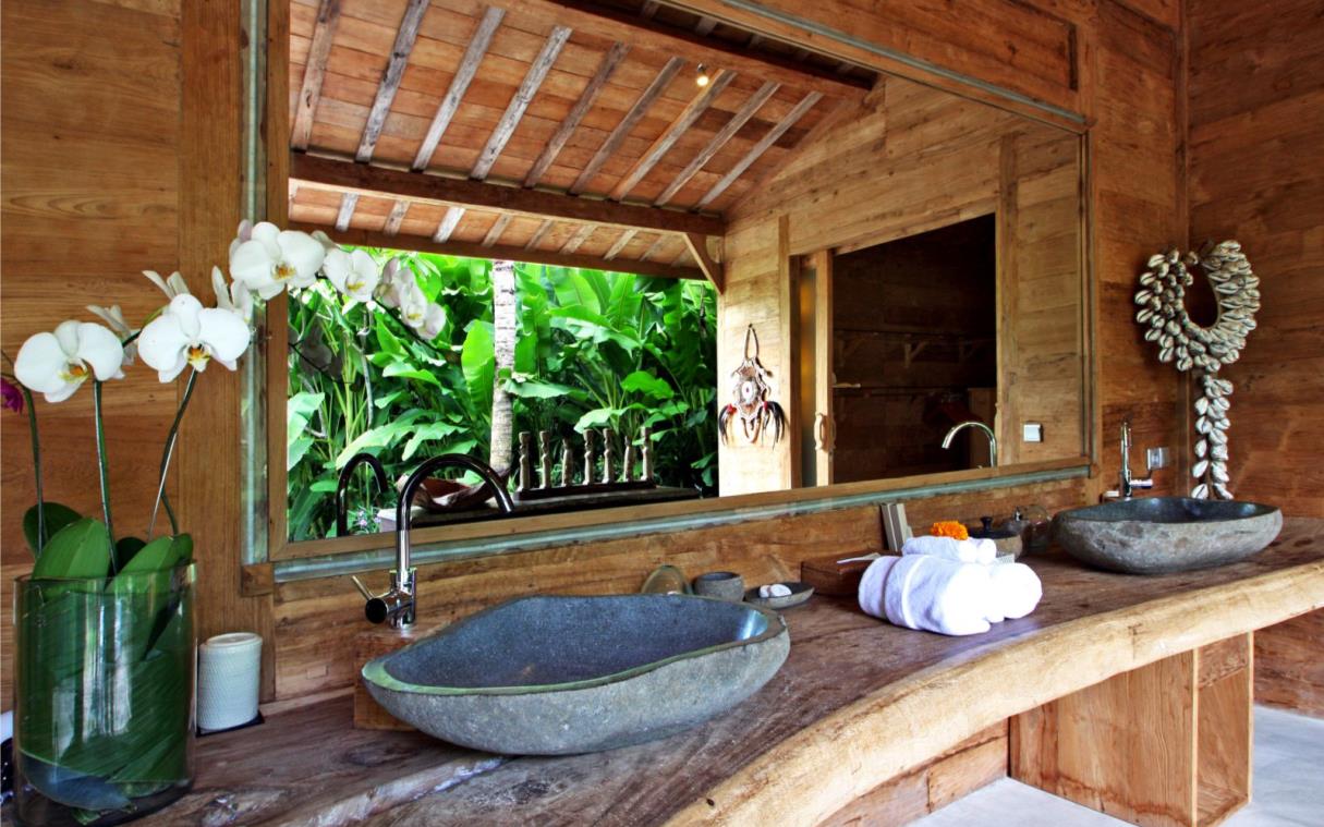 Villa Umalas Seminyak Bali Indonesia Luxury Wellness Spa Pool Ka Bath 10