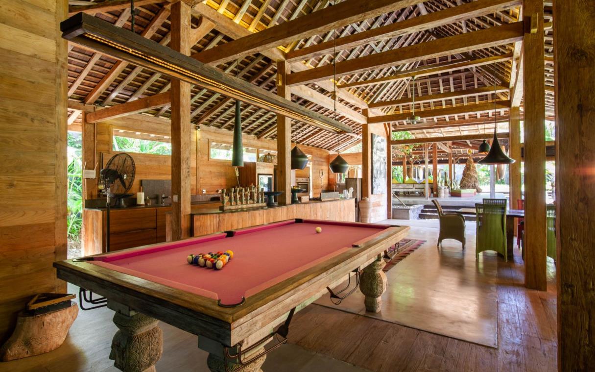 Villa Umalas Seminyak Bali Indonesia Luxury Wellness Spa Pool Kayu Bar 1