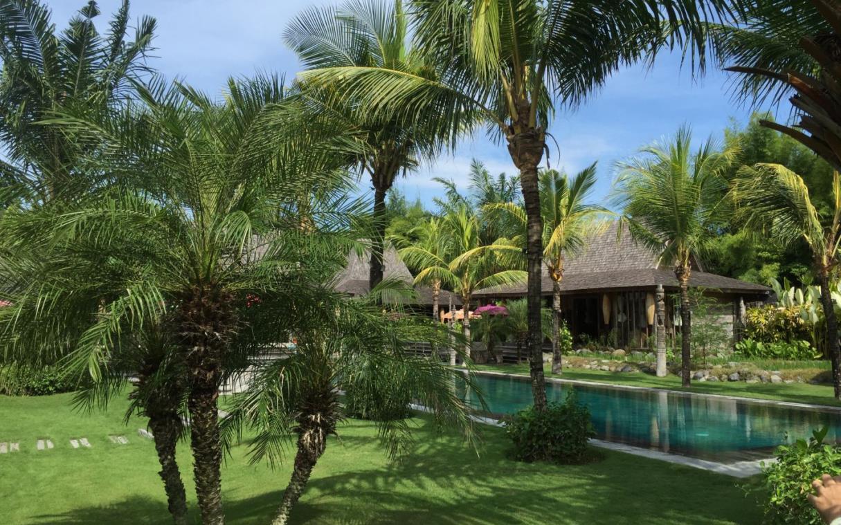 Villa Umalas Seminyak Bali Indonesia Luxury Wellness Spa Pool Kayu Swim 3