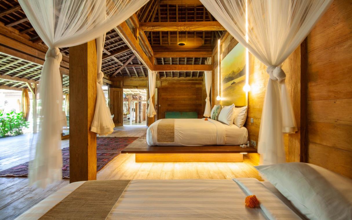 Villa Umalas Seminyak Bali Indonesia Luxury Wellness Spa Pool Kayu Bed 15