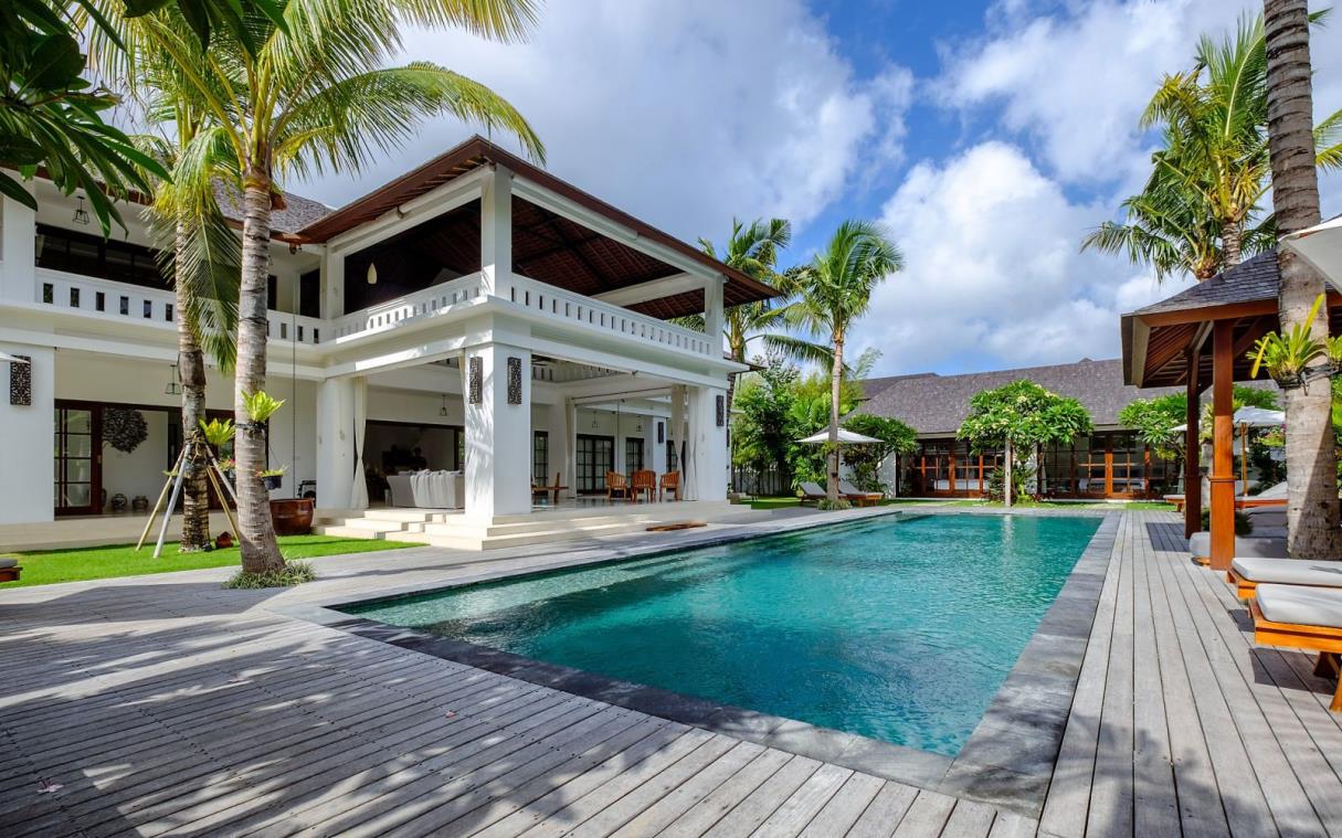 villa-bali-indonesia-luxury-pool-gardens-tjitrap-pool (2).jpg