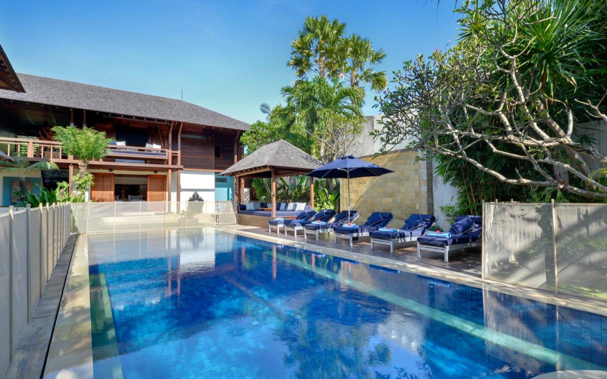 villa-seminyak-bali-indonesia-luxury-pool-windu-villas-sari-pool (2).jpg