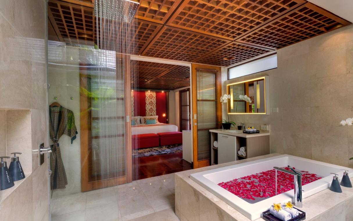 villa-seminyak-bali-indonesia-luxury-pool-windu-villas-sari-bath.jpg
