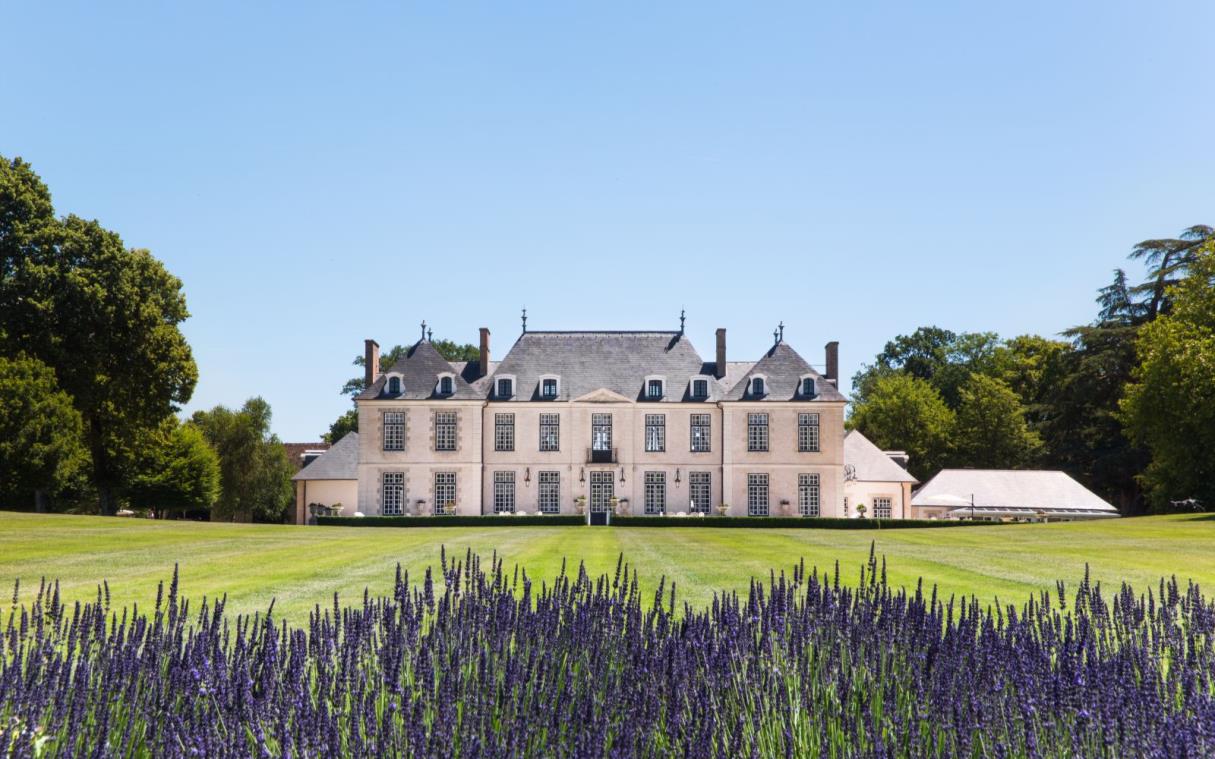 Chateau-Loire-Valley-France-Luxury-Golf-Du-Coudreceau-cov.jpg