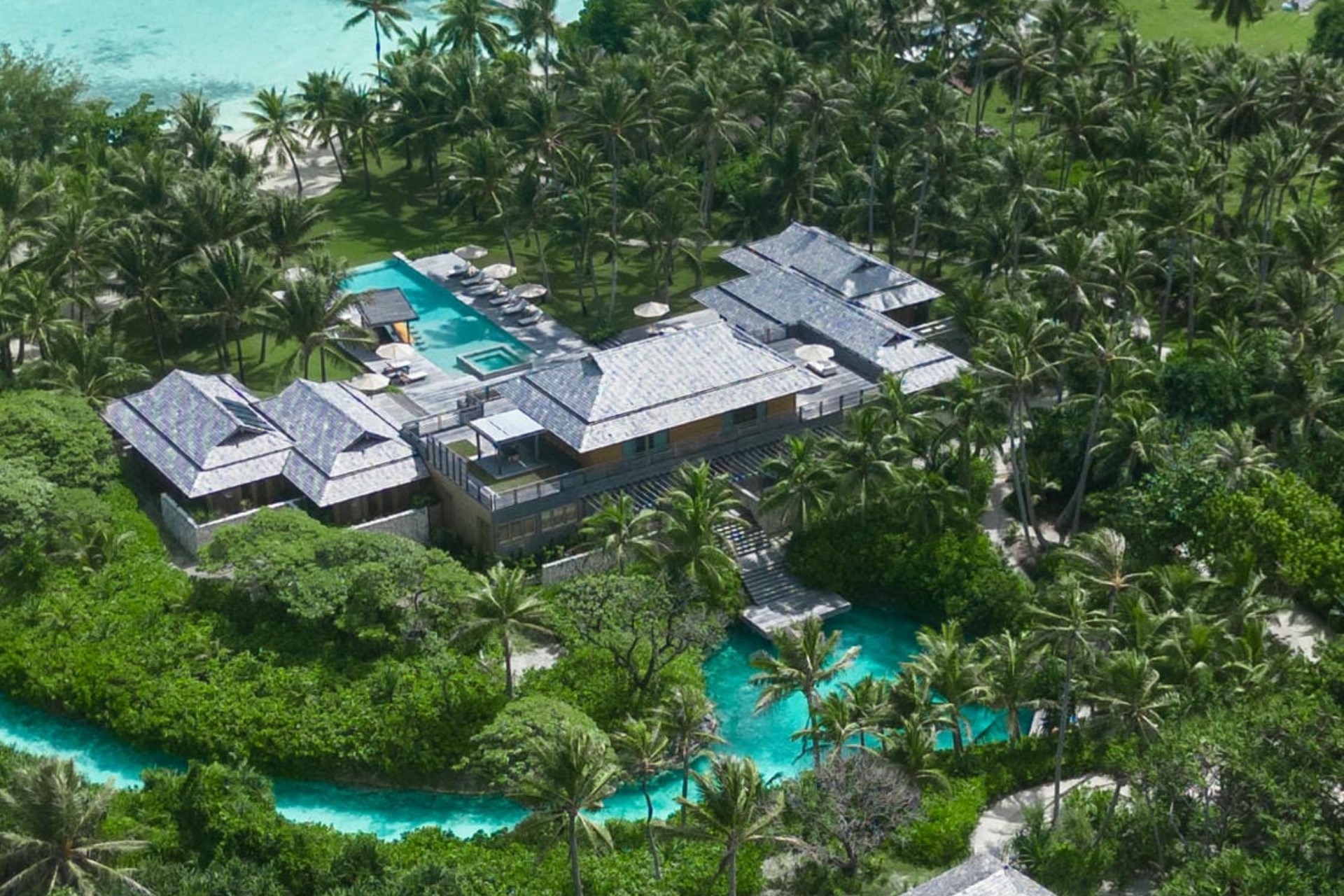 Noam Bora Bora
