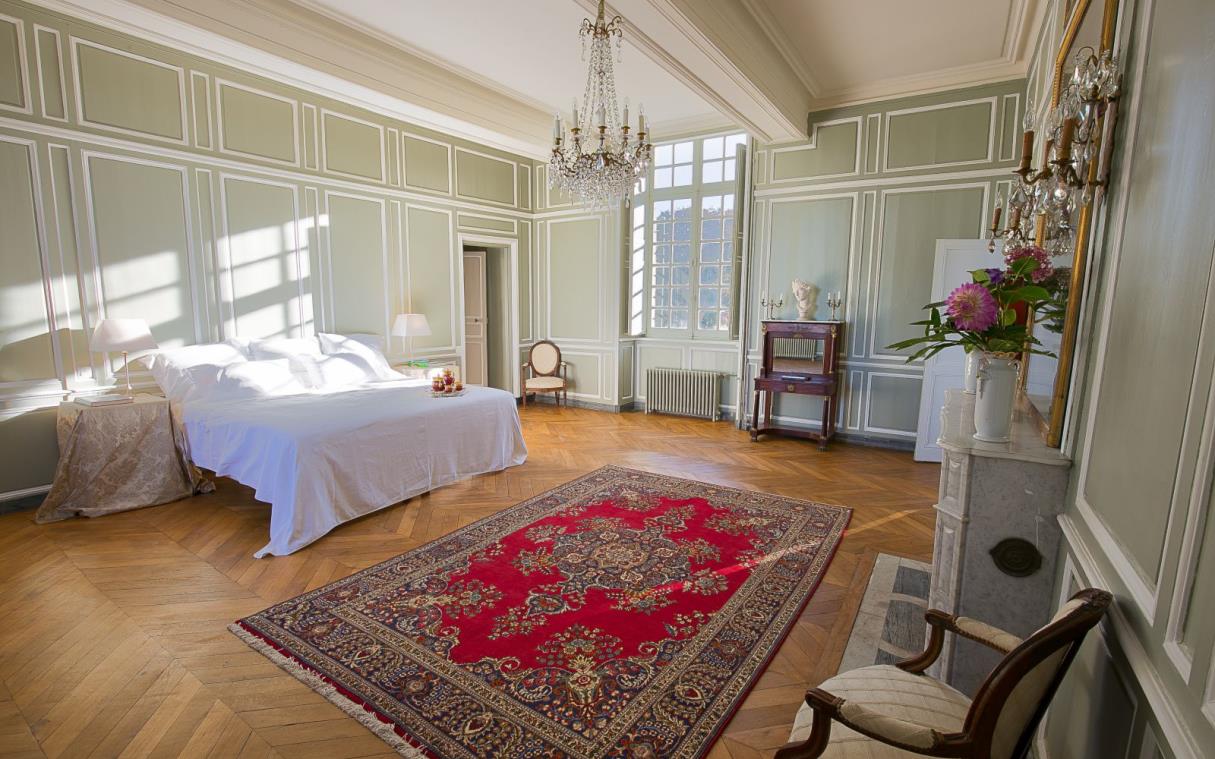 chateau-normandy-france-luxury-historical-villers-bocage-bed (8).jpg