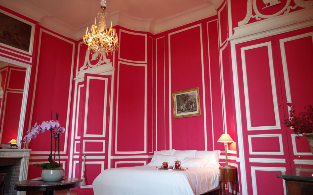 chateau-normandy-france-luxury-historical-villers-bocage-bed (6).jpg