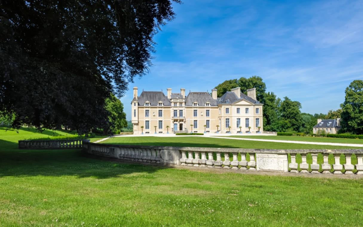 chateau-normandy-france-luxury-historical-villers-bocage-ext (10).jpg