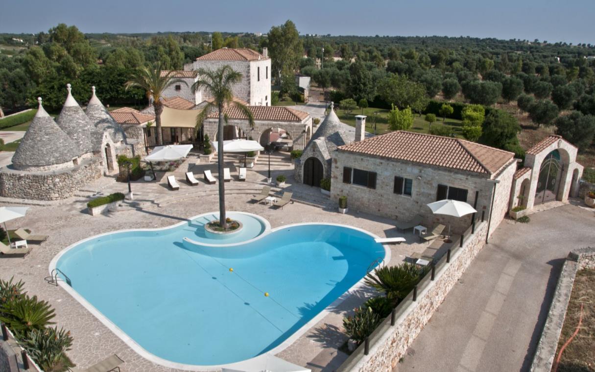 villa-apulia-italy-luxury-pool-masseria-beneficio-poo (3).jpg