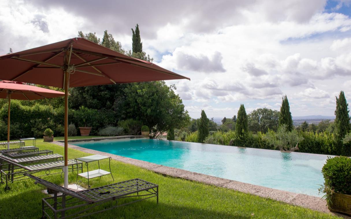 villa-viterbo-lazio-italy-pool-antique-rossi-danielli-swim.jpg