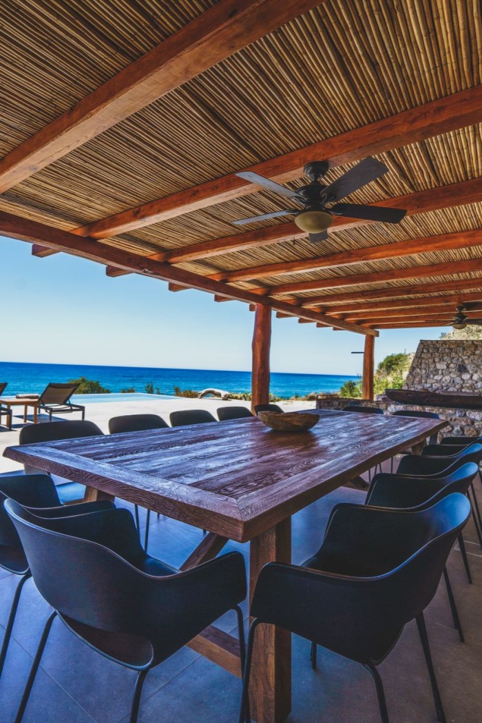 Beach House Arvi East