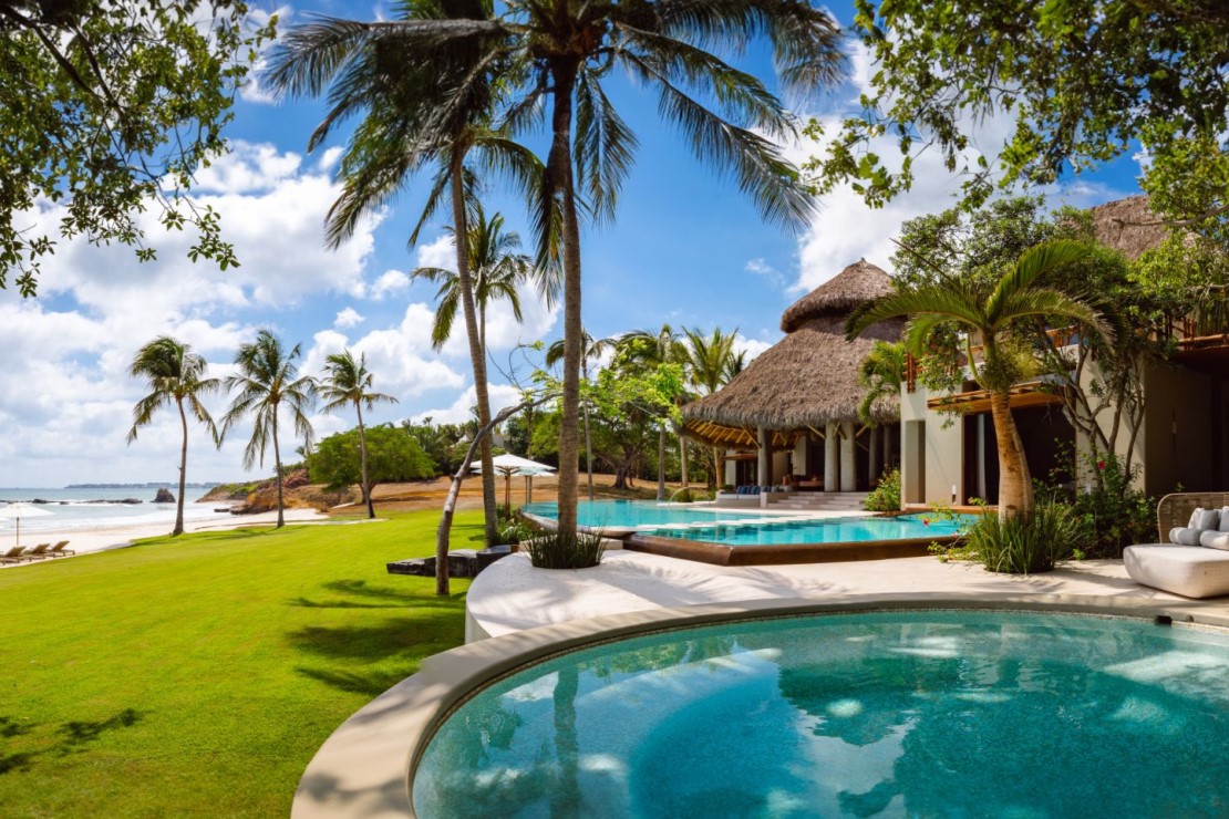 Casa Akama