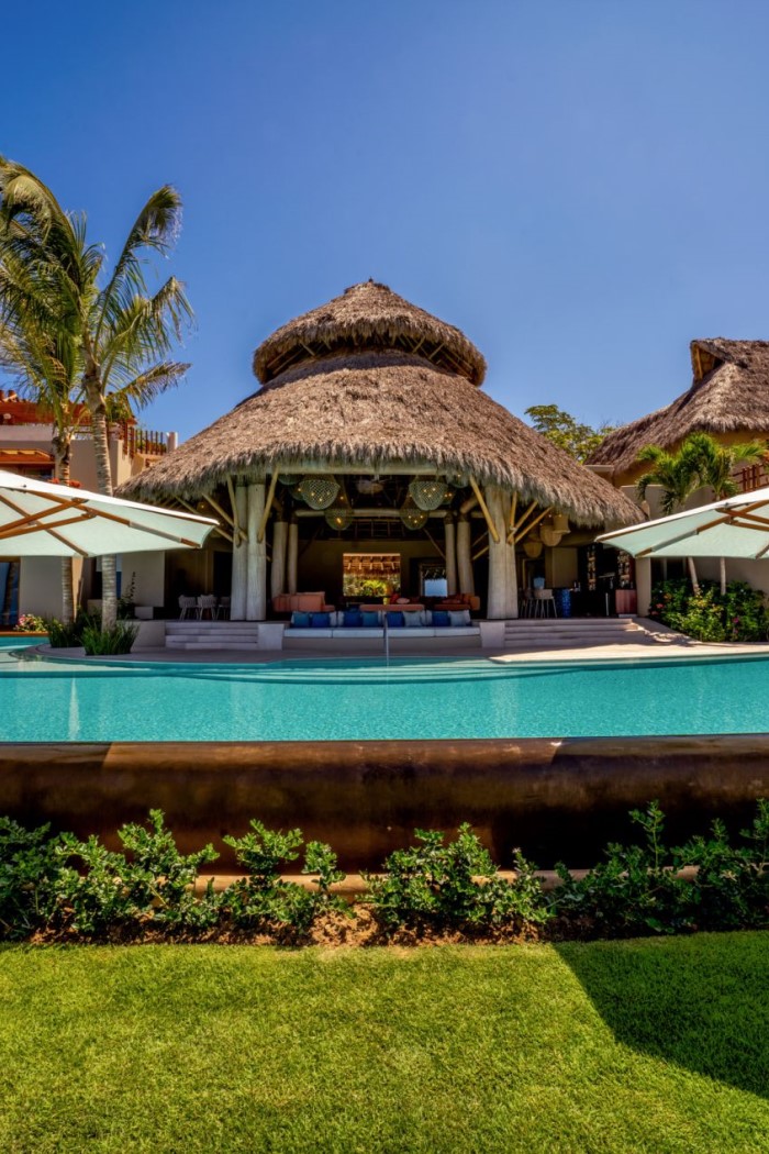 Casa Akama