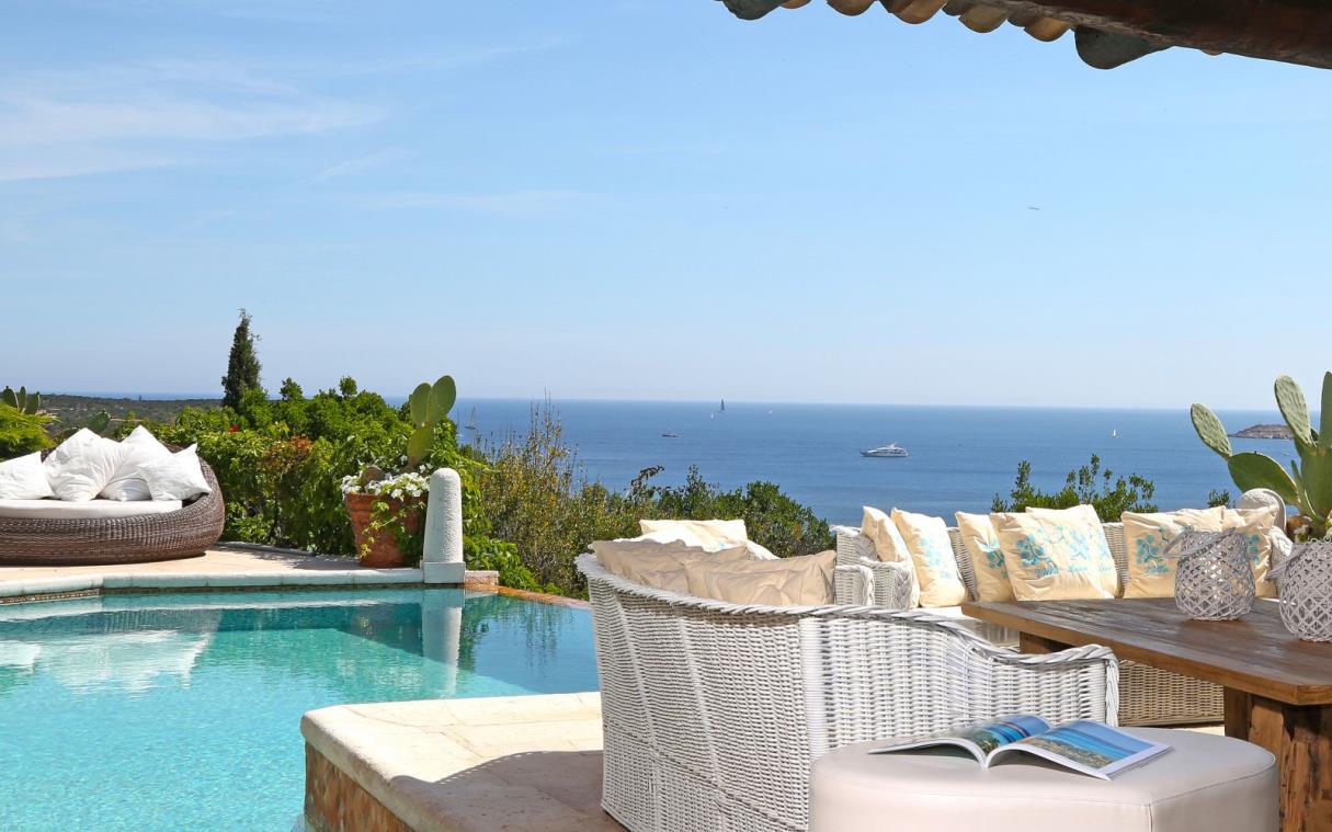 villa-porto-cervo-sardinia-italy-luxury-pool-views-anna-ter (4).jpg