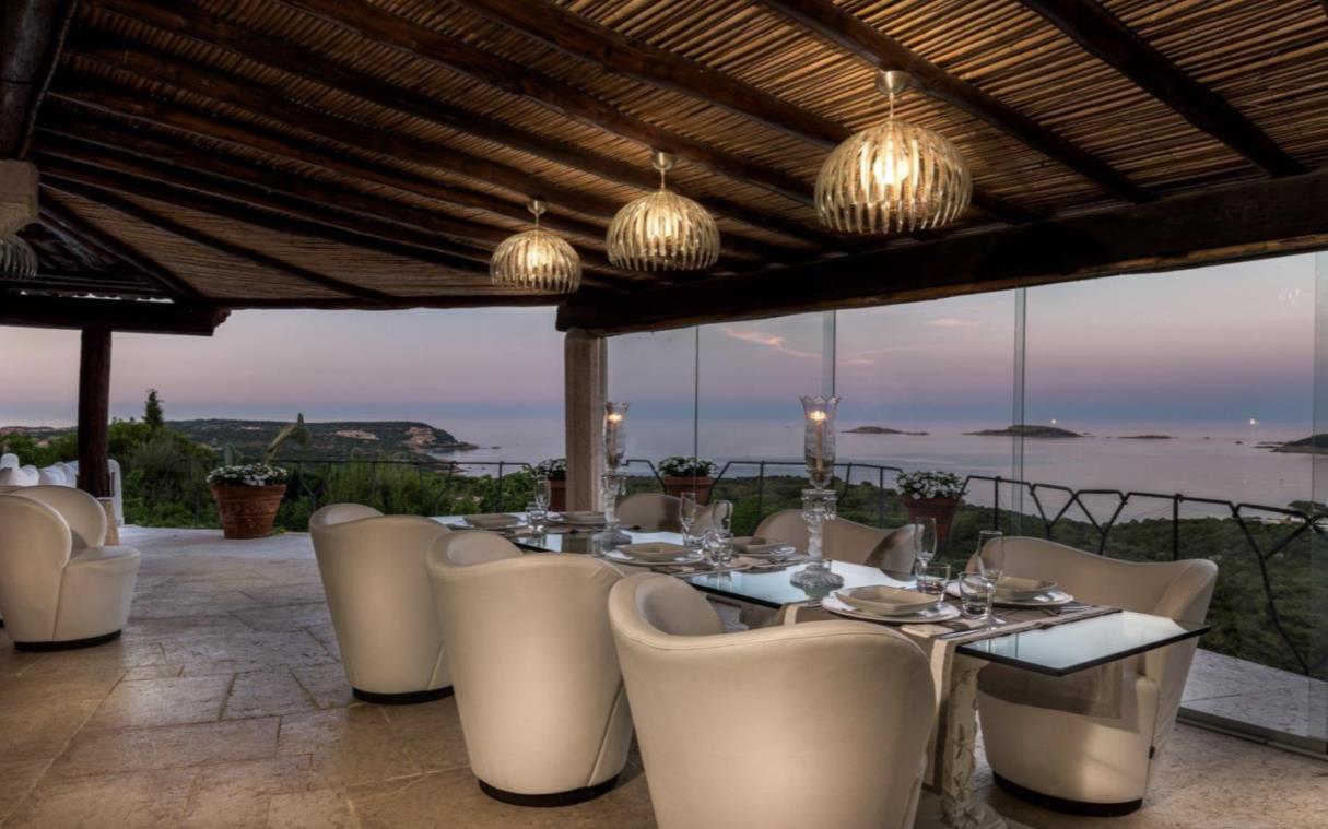 villa-porto-cervo-sardinia-italy-luxury-pool-views-anna-out-din.jpg
