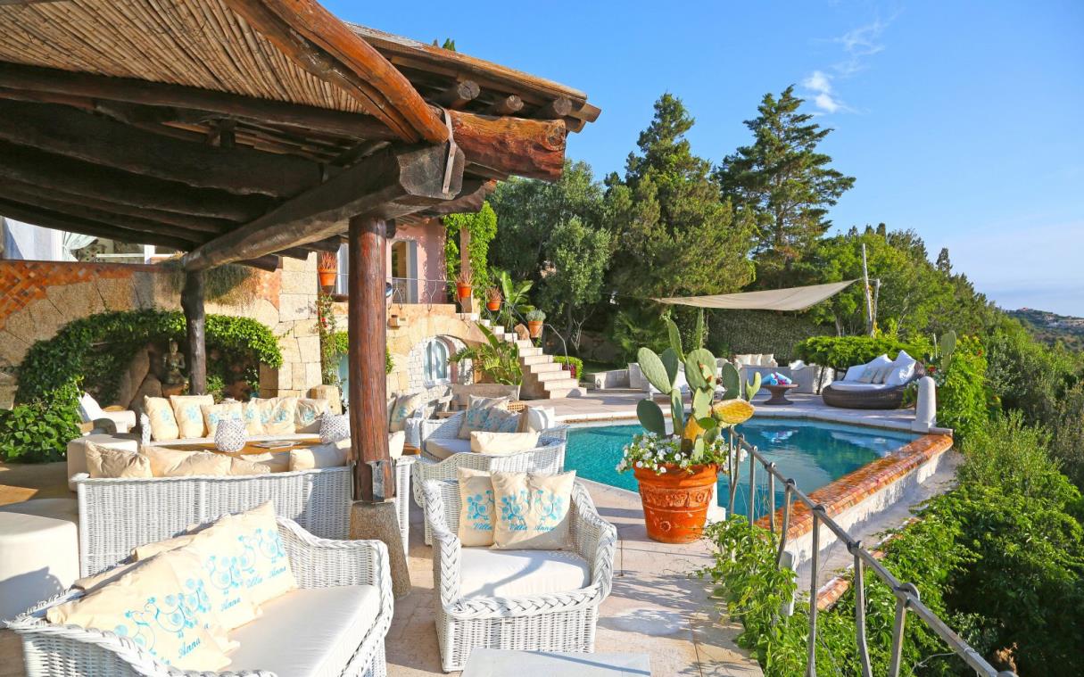 villa-porto-cervo-sardinia-italy-luxury-pool-views-anna-ter (14).jpg