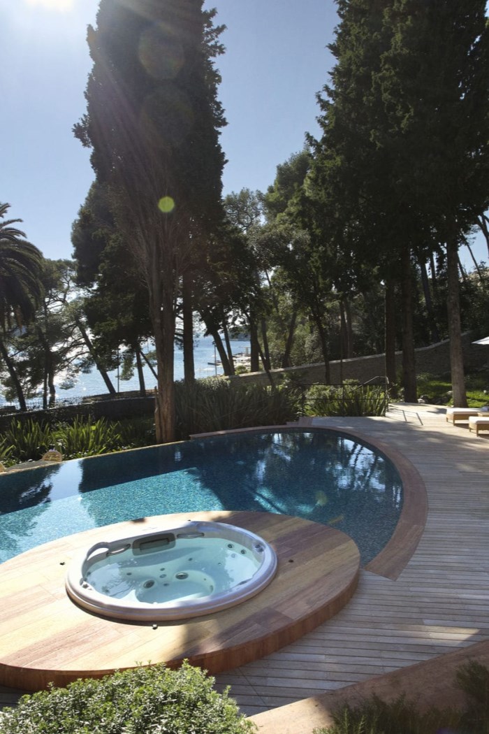 Captain's Villa Rouge