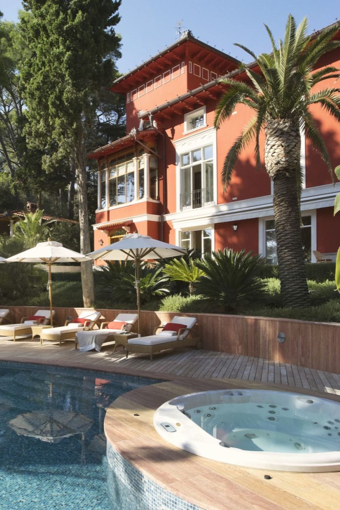 Captain's Villa Rouge