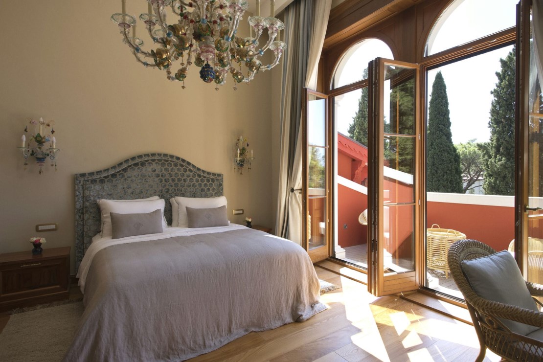 Captain's Villa Rouge