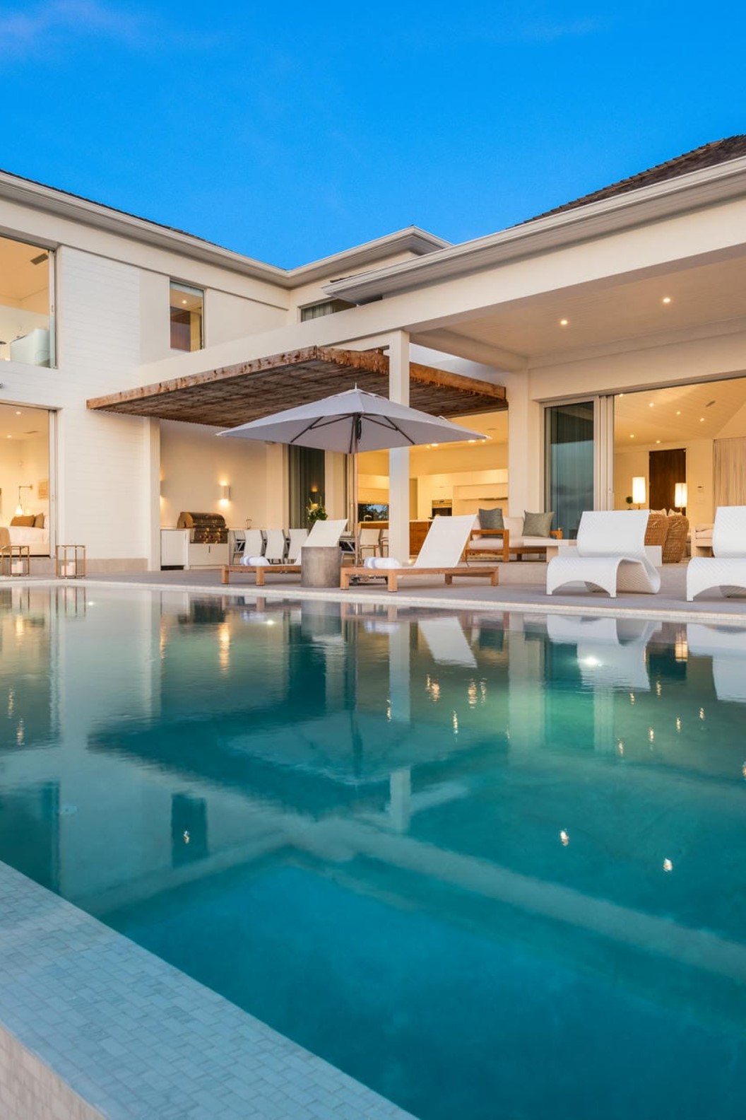 BE Grace Bay – 5-bedroom Beachfront Villa