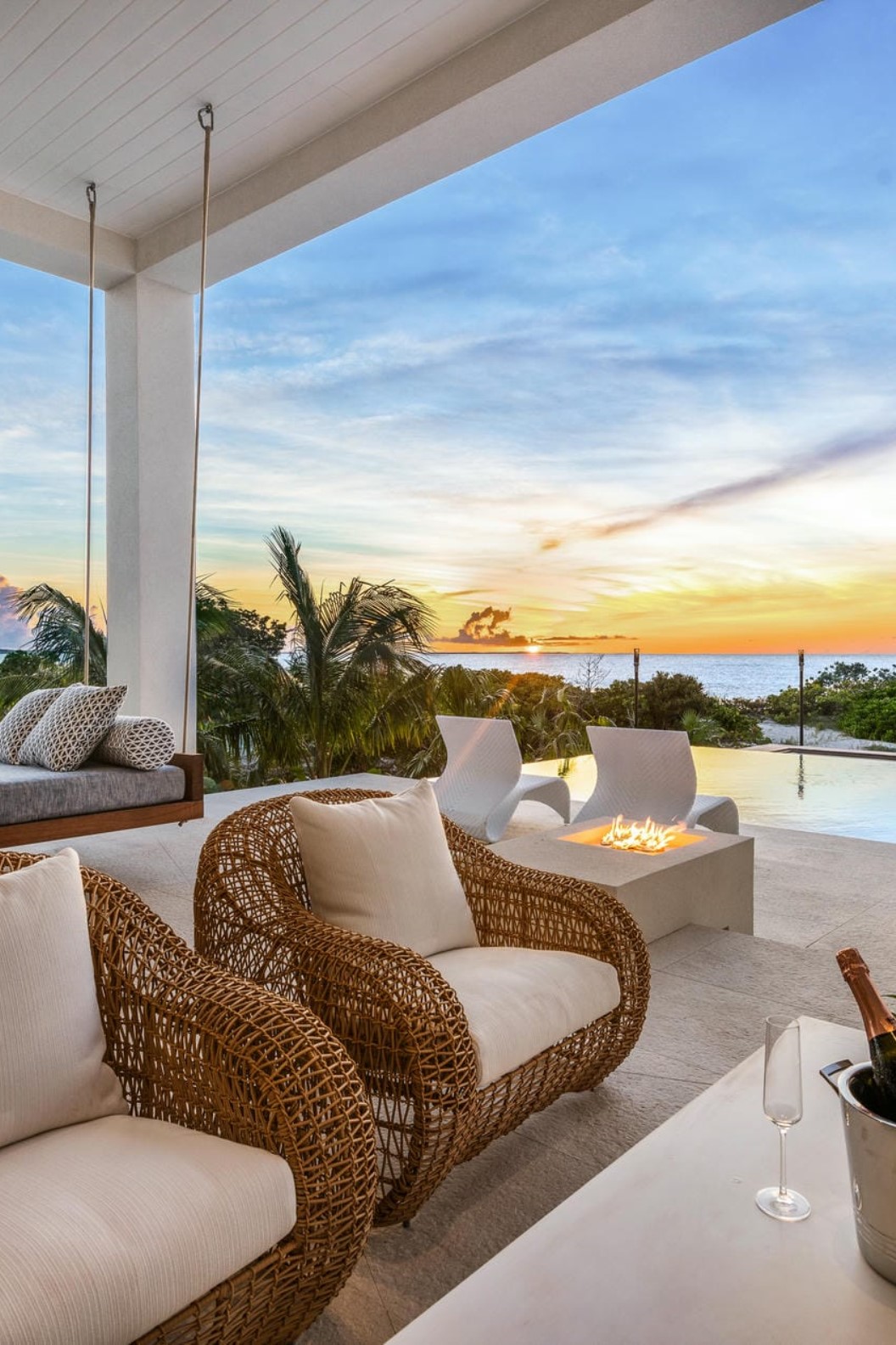 BE Grace Bay – 5-bedroom Beachfront Villa