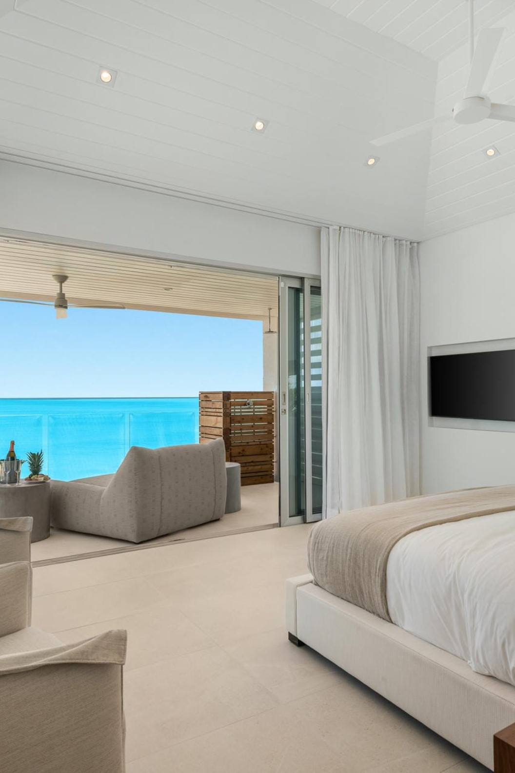 BE Grace Bay – 5-bedroom Beachfront Villa