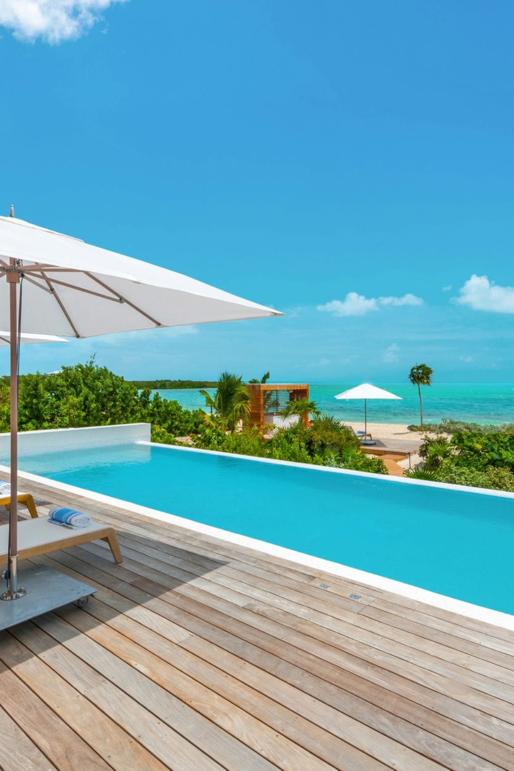 BE Long Bay – 6-bedroom Beachfront Villa