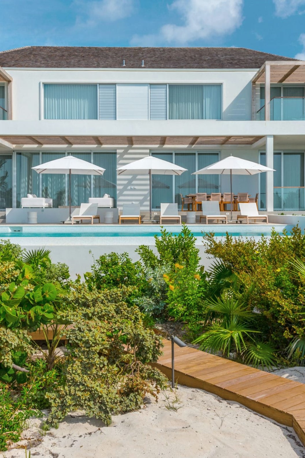 BE Long Bay – 6-bedroom Beachfront Villa