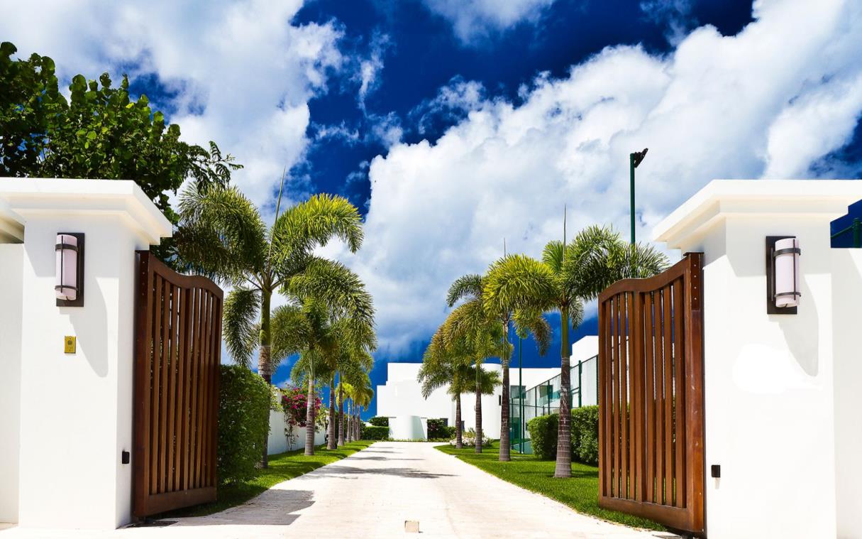villa-caribbean-anguilla-luxury-beachfront-pool-beach-house-ext (1).jpg