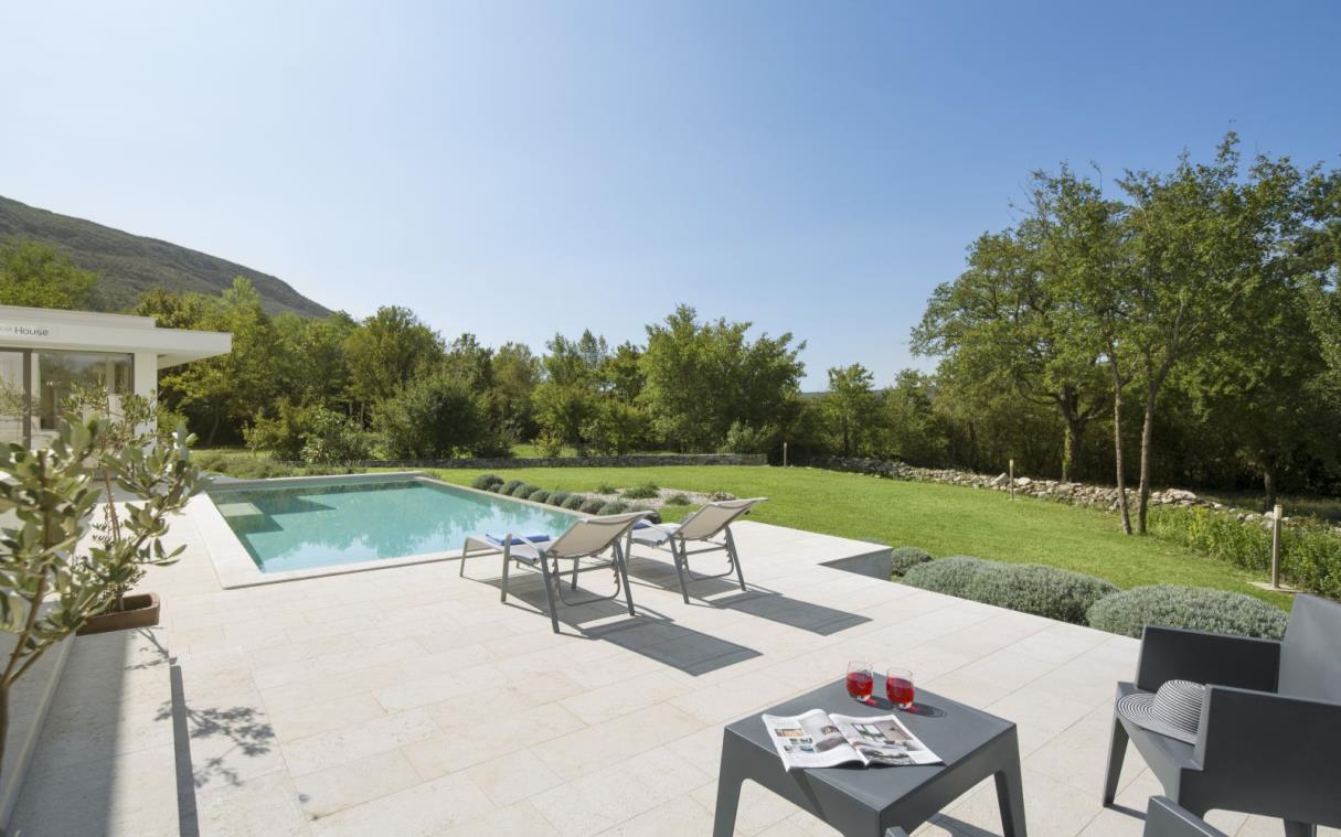 villa-luxury-croatia-istria-mountains-pool-the-one-poo (2).jpg