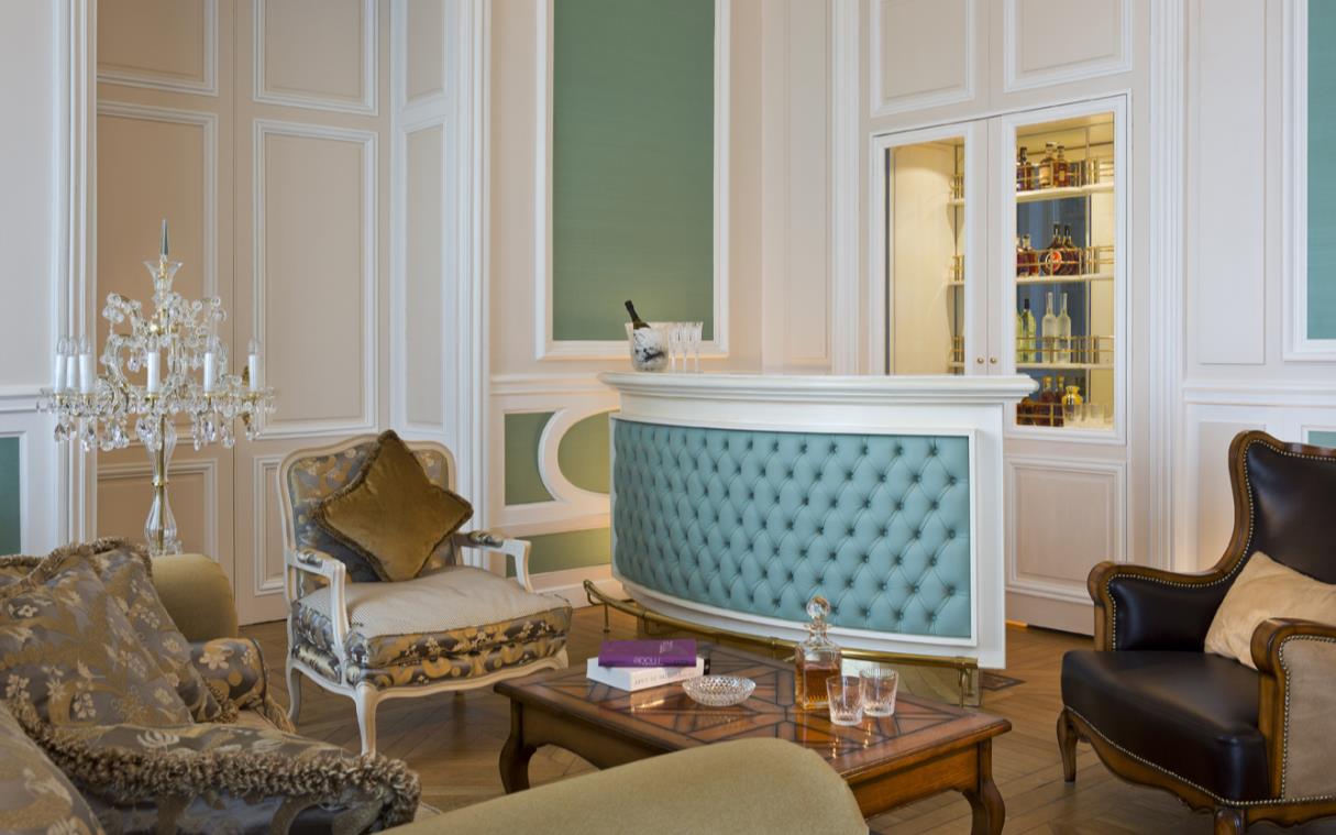 chateau-paris-france-wedding-event-luxury-bouffemont-liv (3).jpg