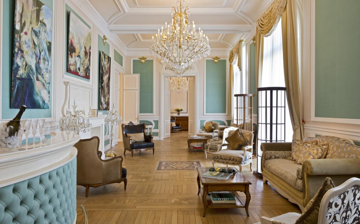 chateau-paris-france-wedding-event-luxury-bouffemont-liv (1).jpg